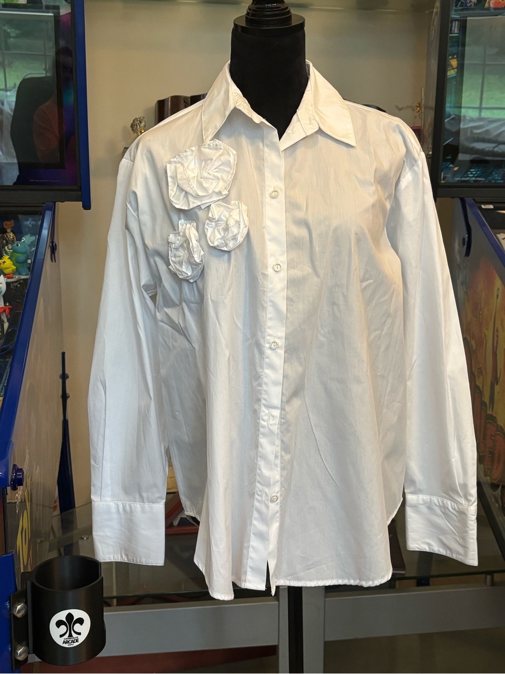 Zara White Button-Front Shirt with Floral Appliqués Size Medium NWT